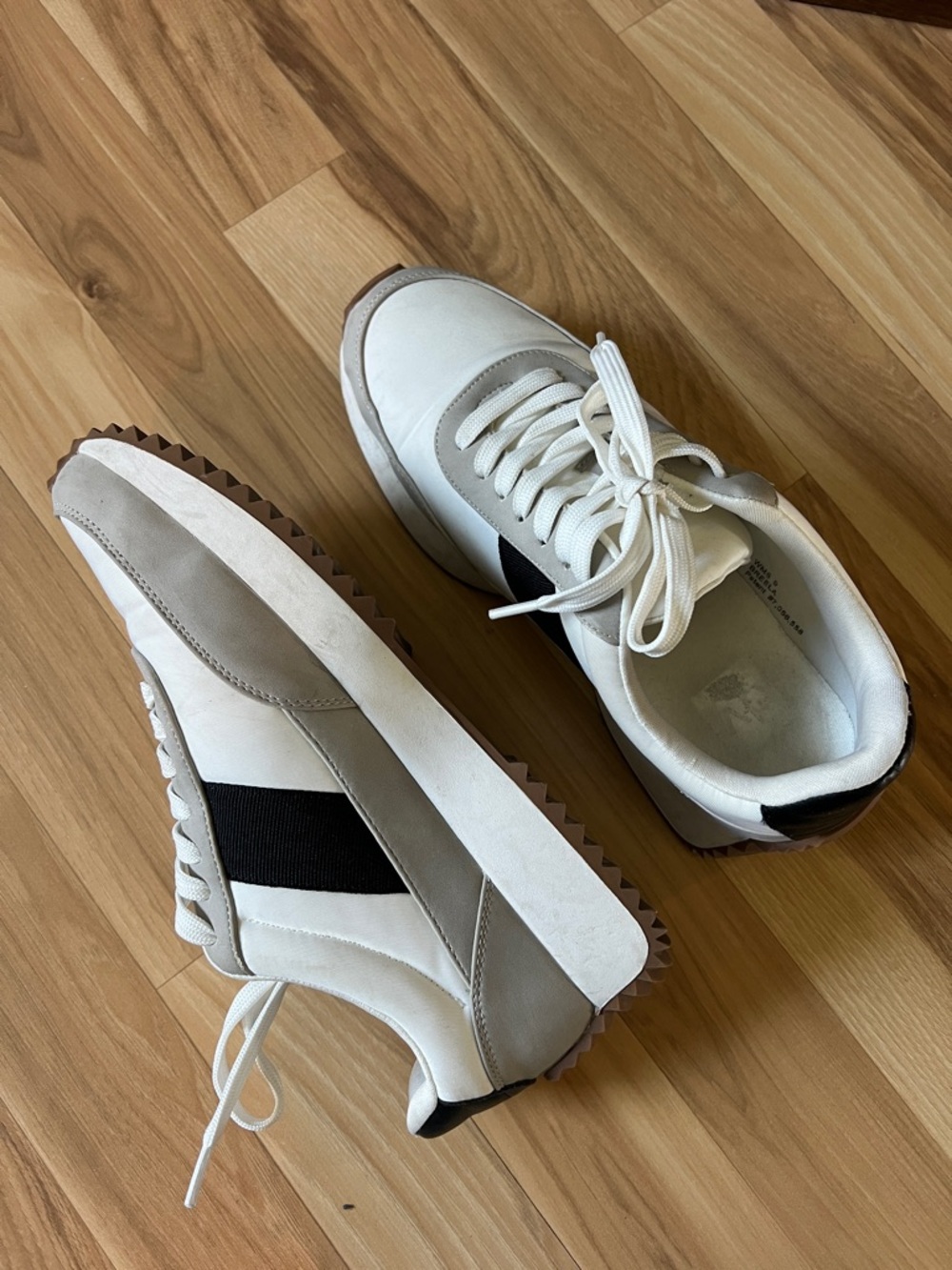 Dolce Vita Sneakers